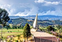 Los 33 días que zarandearon a la América india