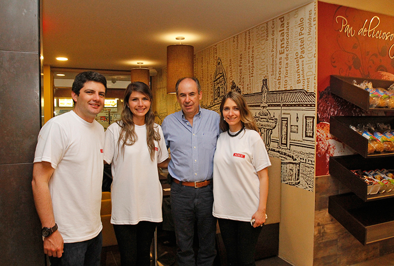 Alejandro Aguirre, Natalia y Lina Acevedo y Pedro Felipe Estrada. Foto: Hisrael Garzonroa