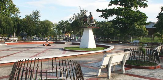 Alcalde de Puerto Boyacá decide suspender construcción de cancha sintética y escuchar a la comunidad