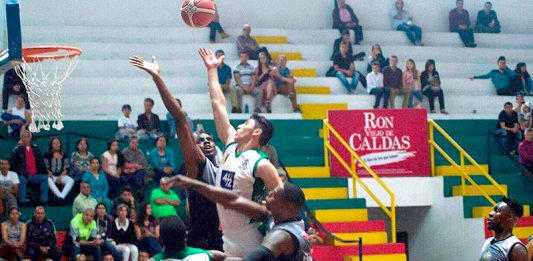 Águilas se despidió de su afición con una doble victoria