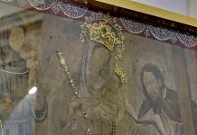 La virgen se está pintando…