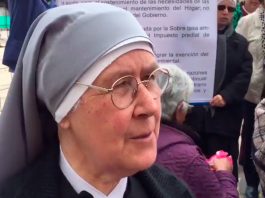 Casi un centenar de adultos mayores quedarían sin hogar por alza de impuestos