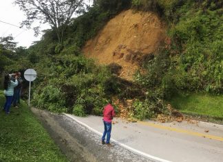 Derrumbe bloquea vía Tunja – Moniquirá – Barbosa