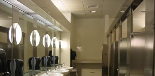 Los baños de la Plaza de Bolívar están listos pero seguirán cerrados