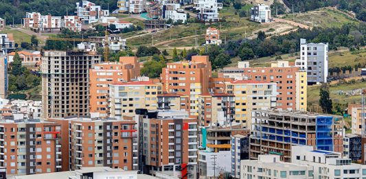 Inversión histórica de más de $7.500 millones en vivienda, anuncia Mikhail Krasnov, alcalde de Tunja