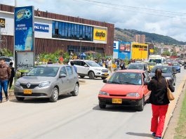 El colapso de la Avenida Universitaria, o la chambonada del año con Viva Éxito