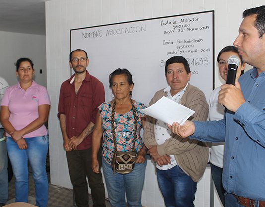 Sastoque le dio vida a Asocañas, proyecto que endulza la vida de familias campesinas