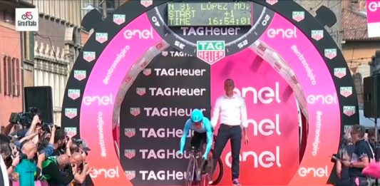 Con pie derecho comenzó Miguel Ángel López su participación en el Giro de Italia