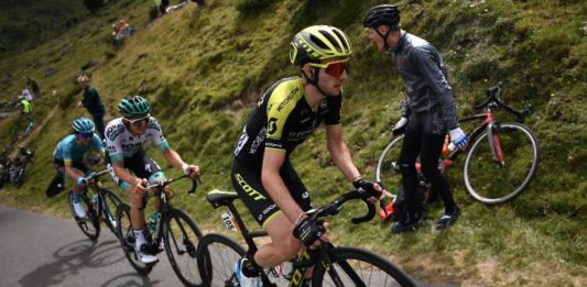 Simon Yates se impone en la etapa 12 tras pacto de no agresión en el Tour