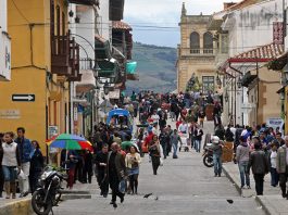En Tunja capacitan a vendedores ambulantes en uso de elementos de protección contra el COVID-19