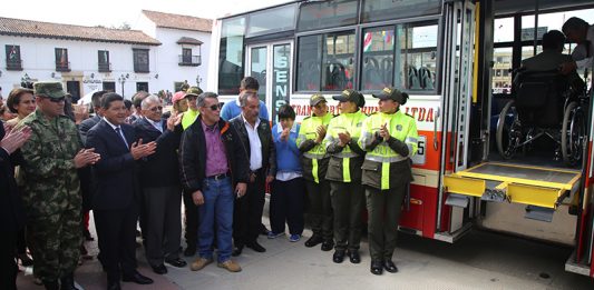 Con entrega de buses inicia celebración de la Semana de las Personas con Discapacidad