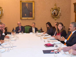 Infraestructura vial, turismo y economía naranja: los temas tratados en la reunión Duque-Barragán