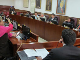 Concejales tienen derecho al pago de honorarios por sesiones prorrogadas