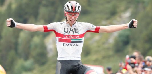 Tadej Pogačar se queda con la crono y le respira en la nuca a Mathieu van der Poel