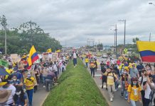 ¡Colombia en la encrucijada: la difícil transición hacia una salida democrática!
