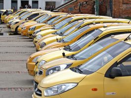 Taxistas endilgan responsabilidad de muerte de mujer trans a la Policía