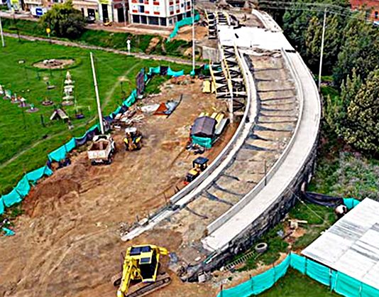 El puente del barrio Las Quintas, el ejemplo perfecto de lo imperfecto en materia de contratación y obras públicas