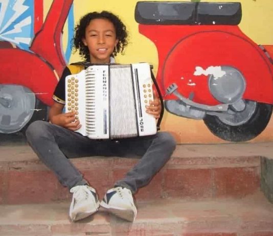 Un niño de Nobsa, pequeño gigante del acordeón