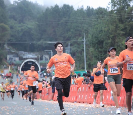 Laura Cusaría, de Paipa, segunda en Media Maratón Túnel de la Línea