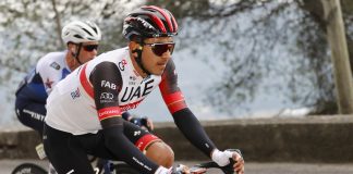En español y en inglés, Sebastián Molano se disculpa por haber agredido a otro ciclista