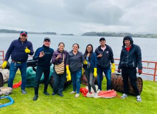 Familia de Aquitania hace artesanías con desechos de la Laguna de Tota