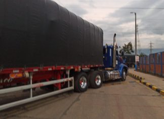 Sigue bloqueo de transportadores en contra de empresa operadora logística en las instalaciones de Termopaipa