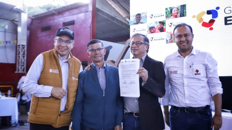 40 convenios se firmaron del programa ‘Caminos Comunitarios de la Paz Total’ en Paz de Río