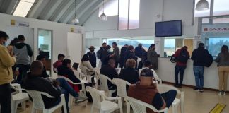 ¿Le cogió la noche para refrendar su licencia de conducción?