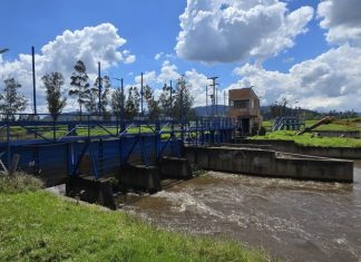 Por exceso de agua y para proteger a comunidades, abren las compuertas de Tolon en Fúquene