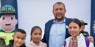 Más de 17.000 niños y jóvenes tunjanos ingresaron hoy a las aulas de clase