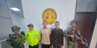 Soldados envainados por robar un fusil