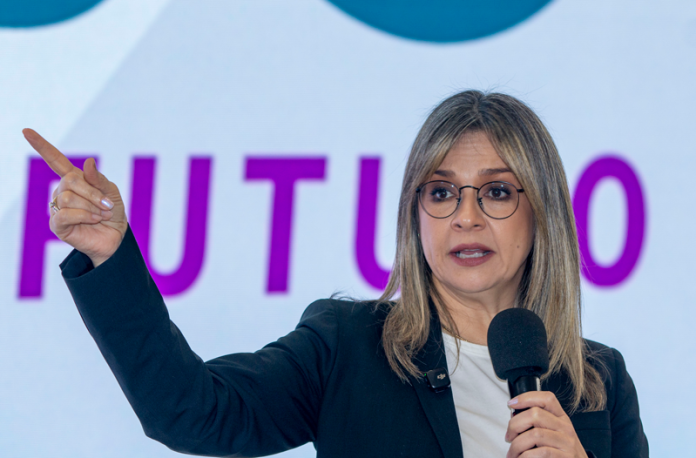 _Vicky-Davila-candidata-05