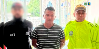 Asegurado en centro carcelario profesor de artes que habría abusado sexualmente de dos de sus alumnas menores de edad