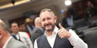 Pedro Suárez Vacca impulsa el tren Boyacá–Santander