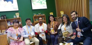 El agro colombiano abre nuevos mercados en Asia: campesinos presentan sus productos en Shanghái