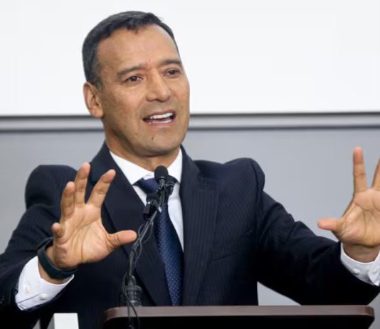 Oposición ‘va por la cabeza’ de Pedro Arnulfo Sánchez, ministro de Defensa