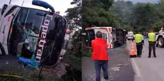 Tres muertos y 18 heridos deja volcamiento de bus de Copetrán en Boyacá
